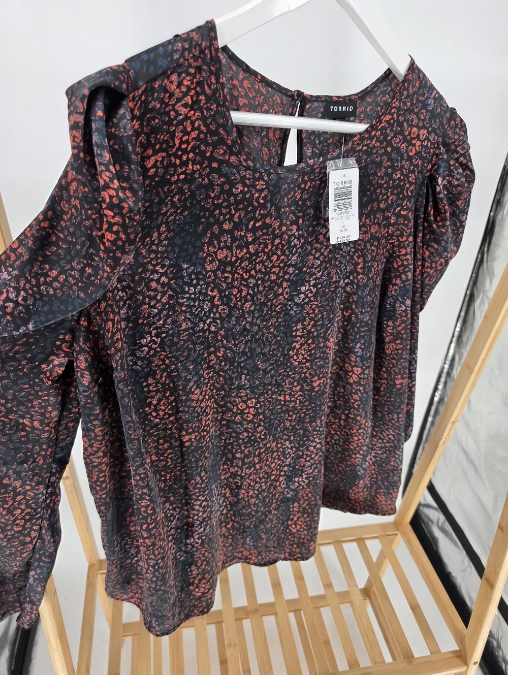 NWT Torrid Satin Puff Sleeve Long Sleeve Top Blouse 1X 14-16